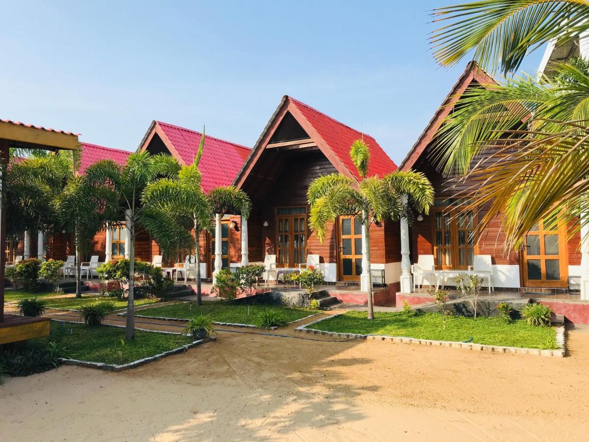 Elegant Green Beach Resort 亭可马里 外观 照片