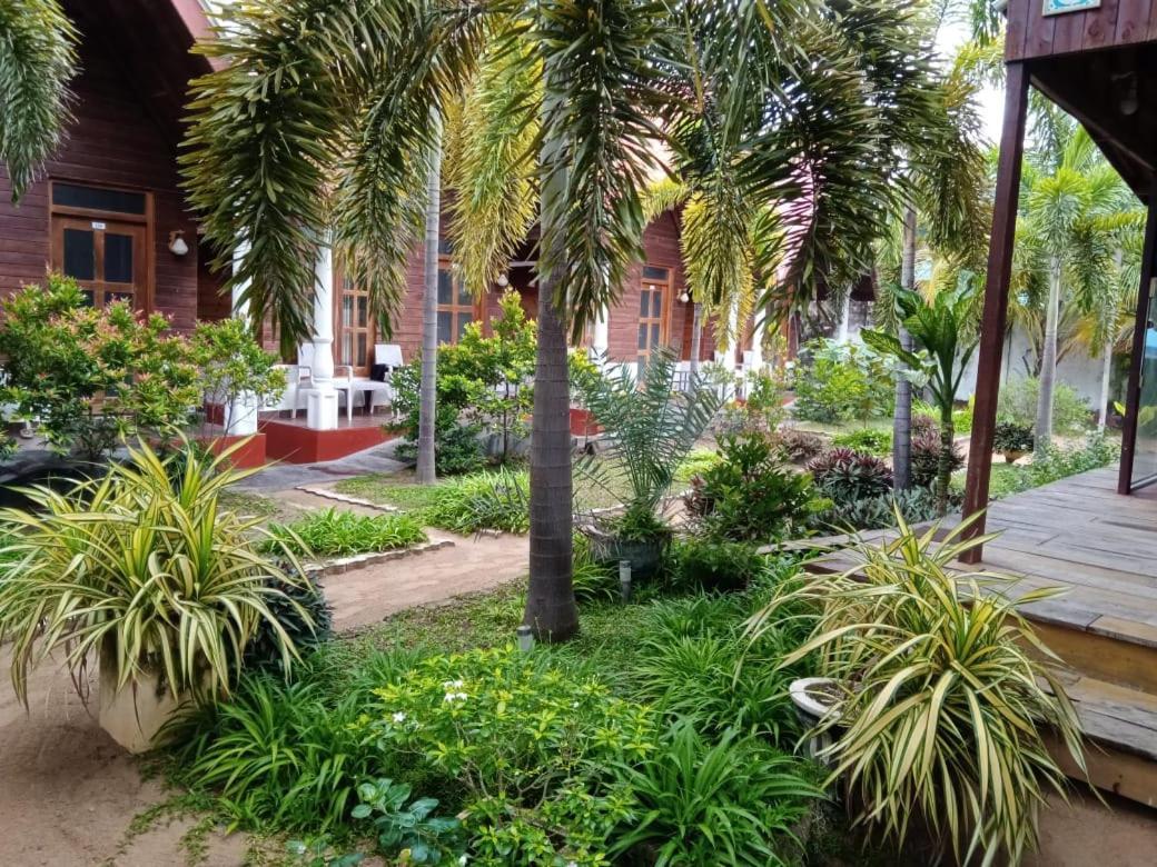 Elegant Green Beach Resort 亭可马里 外观 照片