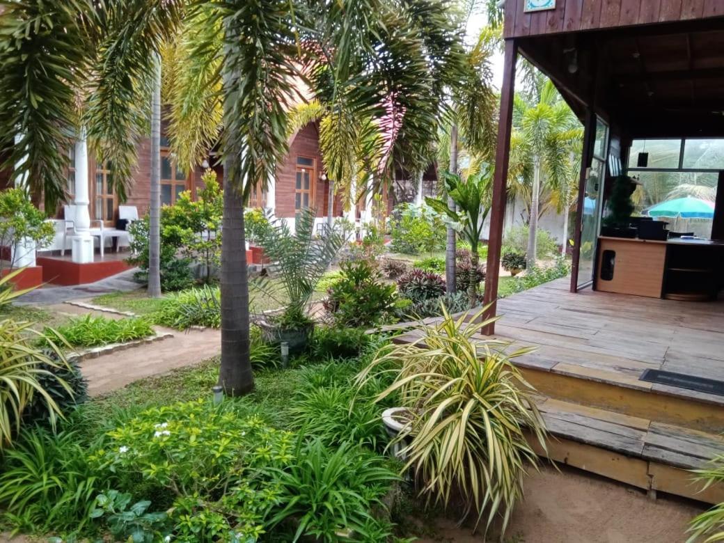 Elegant Green Beach Resort 亭可马里 外观 照片