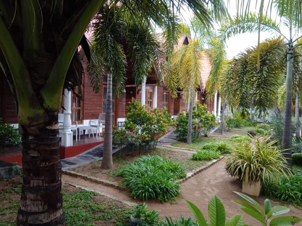 Elegant Green Beach Resort 亭可马里 外观 照片