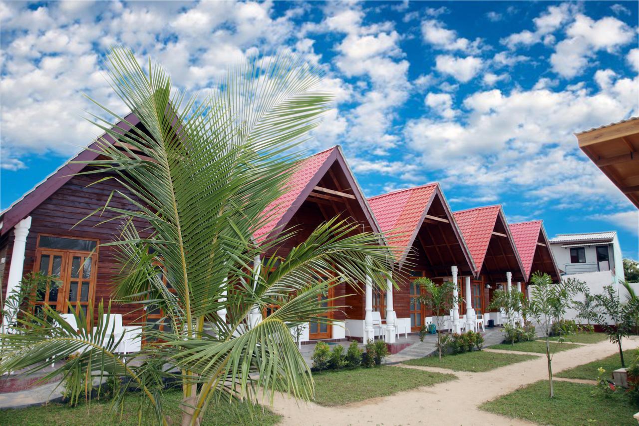 Elegant Green Beach Resort 亭可马里 外观 照片
