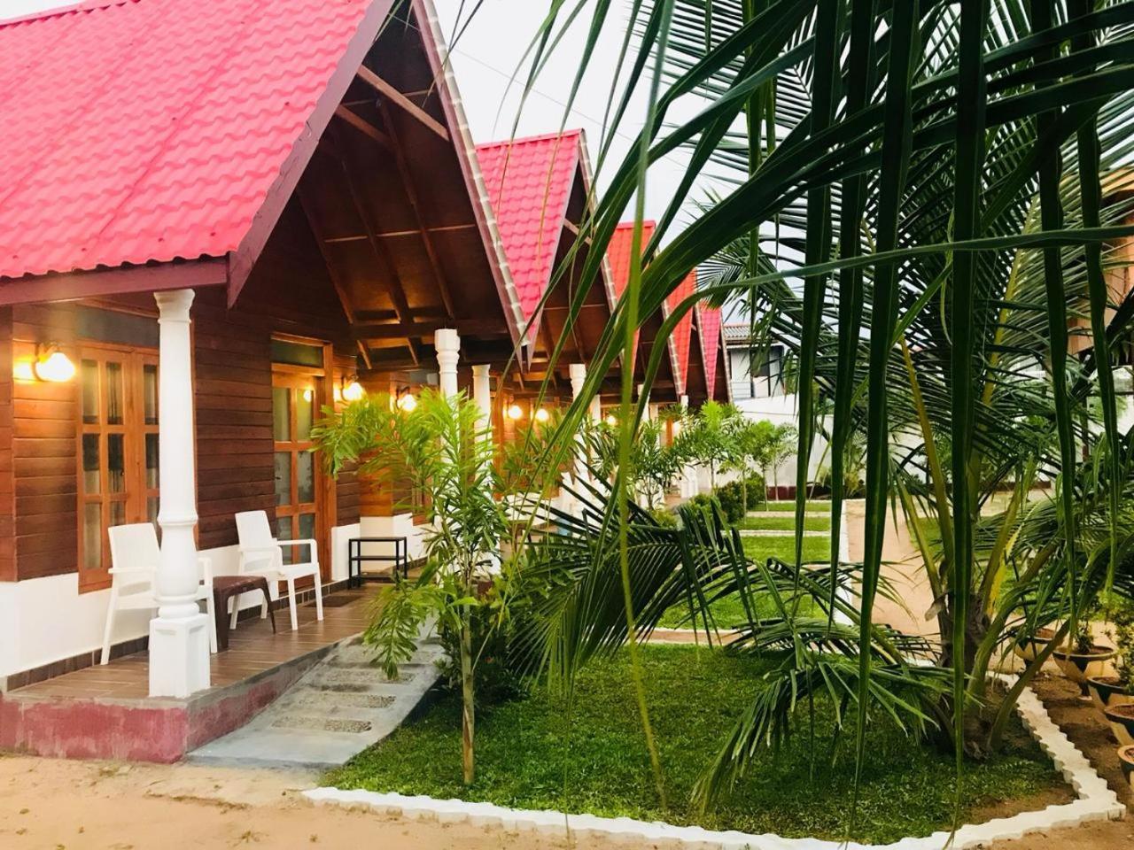Elegant Green Beach Resort 亭可马里 外观 照片
