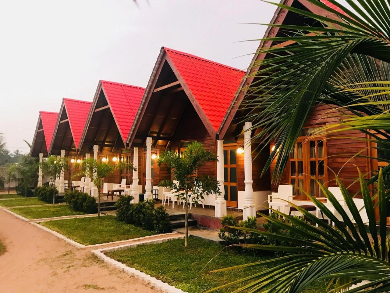 Elegant Green Beach Resort 亭可马里 外观 照片