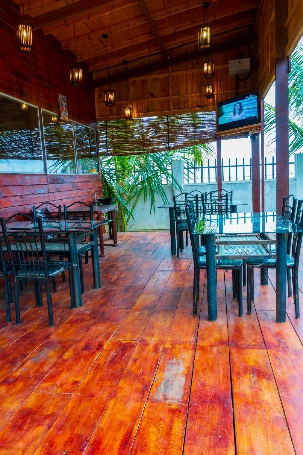 Elegant Green Beach Resort 亭可马里 外观 照片
