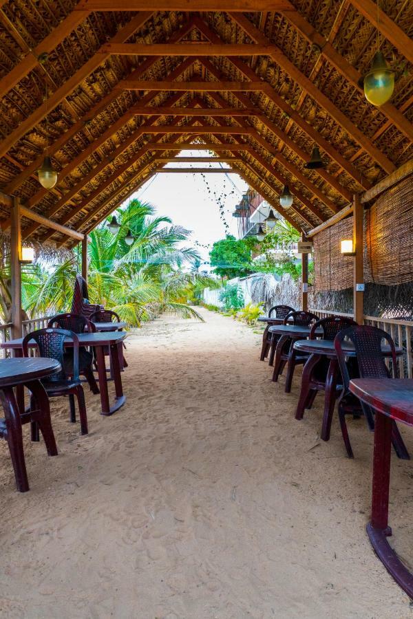 Elegant Green Beach Resort 亭可马里 外观 照片
